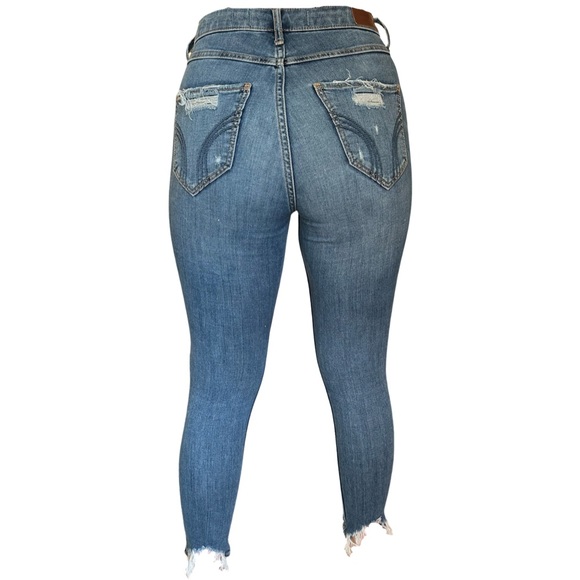 Hollister Curvy High-Rise Super Skinny Distressed Jeans - Picture 4 of 5